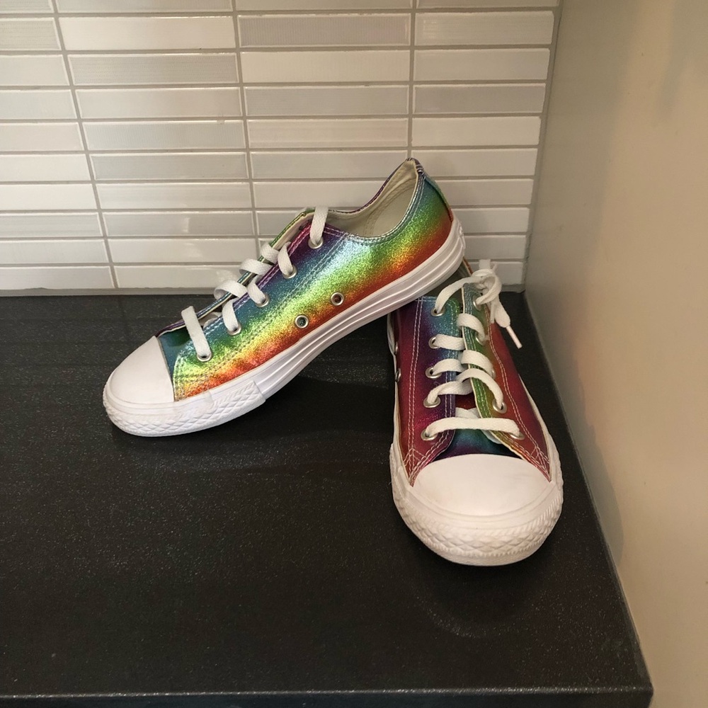 EUC Converse Youth Chuck Taylor Rainbow Low Top